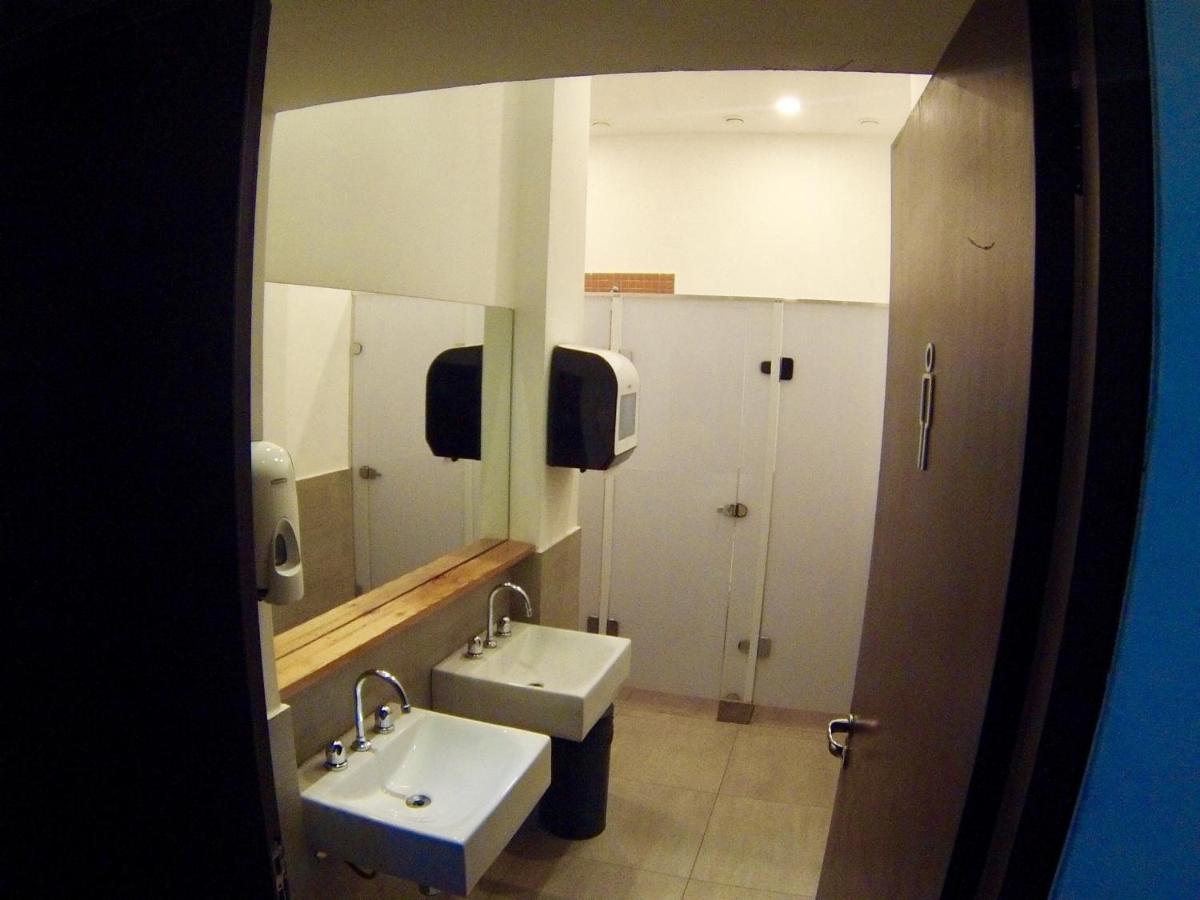 Auberge de jeunesse 25 *