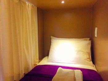 25 Auberge de jeunesse *